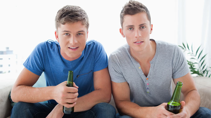 Alkohol-macht-Maenner-kreativ Alkohol macht Männer kreativ - © WavebreakmediaMicro - Fotolia