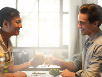 Handy weglassen beim Date - © mast3r - Fotolia