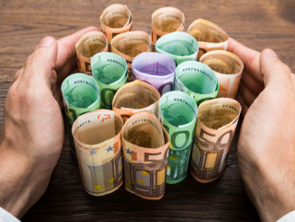 Männer leiden unter Rezession - © Andrey Popov - Fotolia
