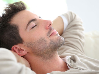 Schlaf schützt vor Übergewicht - © goodluz - Fotolia