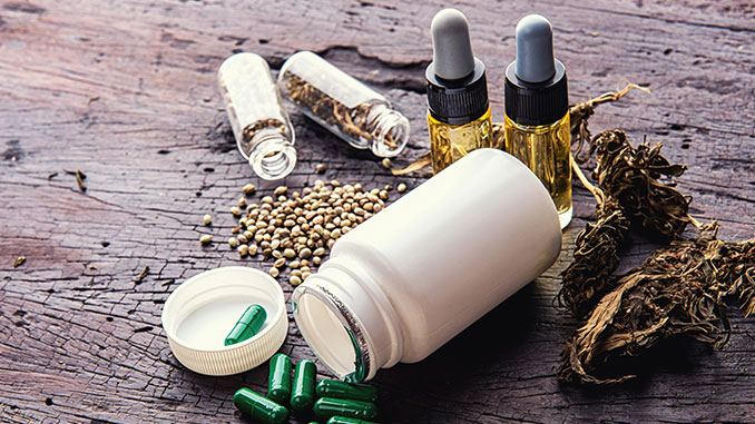 cbd-blueten-oel © Chanwit - stock.adobe.com