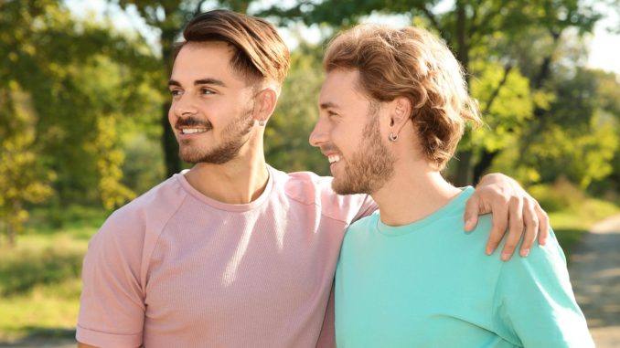 top-10-gay-dating-orte 10 Datingorte für Schwule | © New Africa - stock.adobe.com