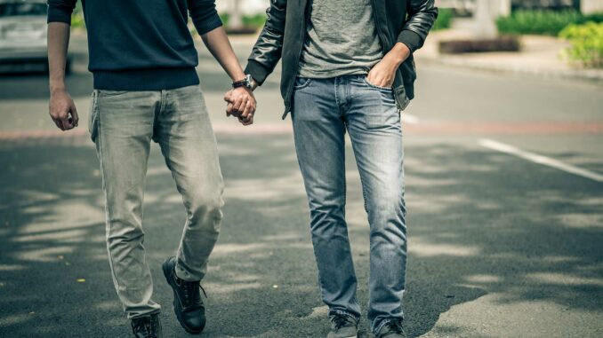 homosexualitaet-leben Homosexualitaet - Falle des falschen Lebens | © DragonImages - stock.adobe.com